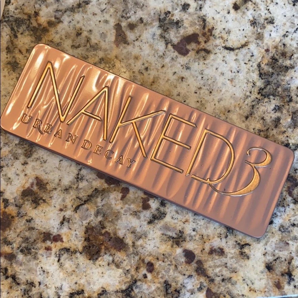 Urban Decay Naked 3 eyeshadow pallet